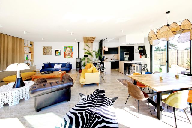 maison à vendre - 4 pièces - 183.0 m2 - AGON COUTAINVILLE - 50 - BASSE-NORMANDIE - Century 21 Royer Immo