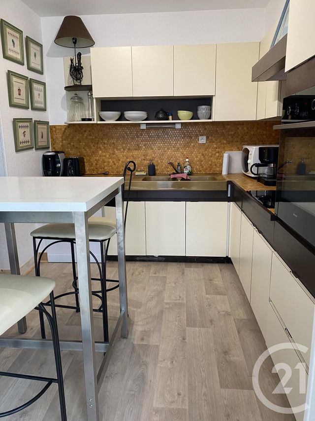 Appartement F3 à vendre - 3 pièces - 79.0 m2 - AGON COUTAINVILLE - 50 - BASSE-NORMANDIE - Century 21 Royer Immo