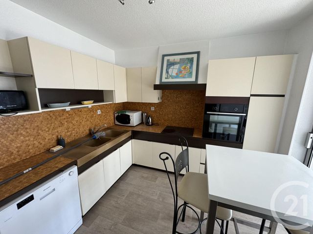 Appartement F3 à vendre - 3 pièces - 79.0 m2 - AGON COUTAINVILLE - 50 - BASSE-NORMANDIE - Century 21 Royer Immo