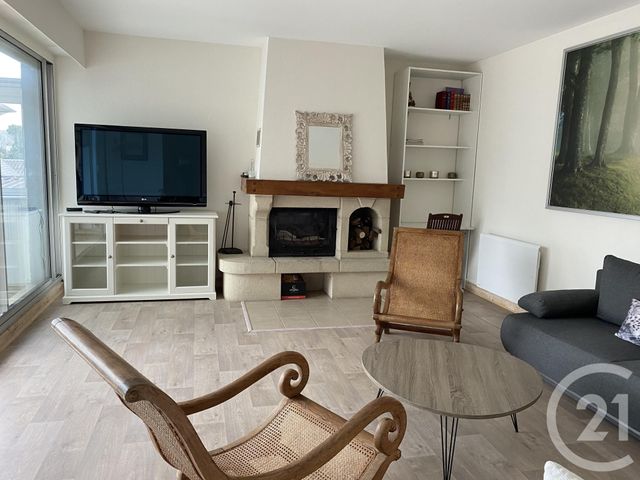 Appartement F3 à vendre - 3 pièces - 79.0 m2 - AGON COUTAINVILLE - 50 - BASSE-NORMANDIE - Century 21 Royer Immo