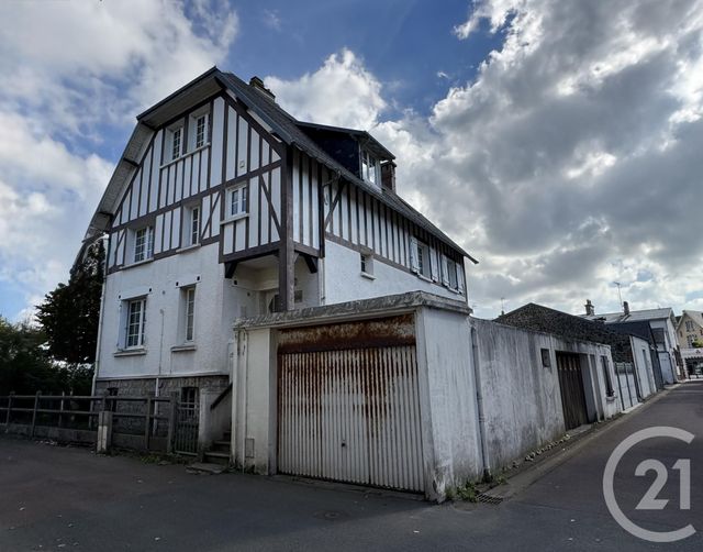 maison à vendre - 14 pièces - 230.0 m2 - AGON COUTAINVILLE - 50 - BASSE-NORMANDIE - Century 21 Royer Immo