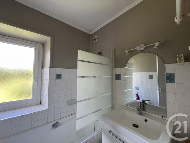 maison à vendre - 6 pièces - 91.0 m2 - HEUGUEVILLE SUR SIENNE - 50 - BASSE-NORMANDIE - Century 21 Royer Immo