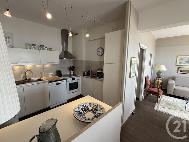 Appartement F3 à vendre - 3 pièces - 70.0 m2 - AGON COUTAINVILLE - 50 - BASSE-NORMANDIE - Century 21 Royer Immo