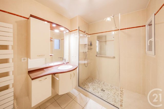 Appartement F5 à vendre - 4 pièces - 98.01 m2 - GRANVILLE - 50 - BASSE-NORMANDIE - Century 21 Royer Immo