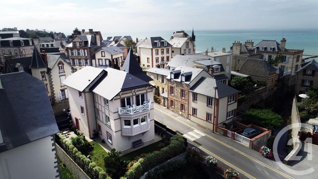 Afficher la photo en grand maison à vendre - 6 pièces - 214.0 m2 - GRANVILLE - 50 - BASSE-NORMANDIE - Century 21 Royer Immo