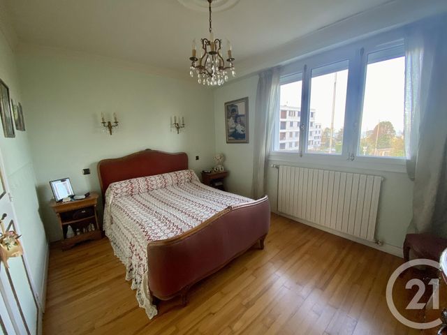 maison à vendre - 5 pièces - 126.7 m2 - DONVILLE LES BAINS - 50 - BASSE-NORMANDIE - Century 21 Royer Immo