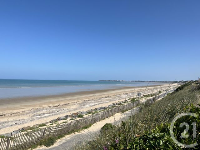 Appartement F3 à vendre - 3 pièces - 76.56 m2 - JULLOUVILLE - 50 - BASSE-NORMANDIE - Century 21 Royer Immo