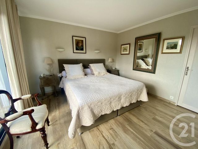 maison à vendre - 7 pièces - 286.0 m2 - DONVILLE LES BAINS - 50 - BASSE-NORMANDIE - Century 21 Royer Immo