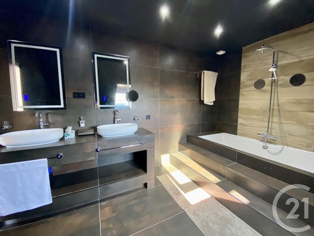 Afficher la photo en grand maison à vendre - 8 pièces - 276.0 m2 - COUDEVILLE SUR MER - 50 - BASSE-NORMANDIE - Century 21 Royer Immo