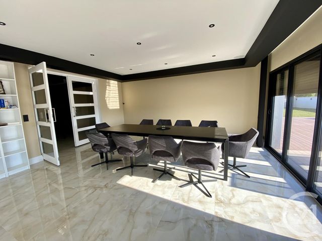 Afficher la photo en grand maison à vendre - 8 pièces - 276.0 m2 - COUDEVILLE SUR MER - 50 - BASSE-NORMANDIE - Century 21 Royer Immo