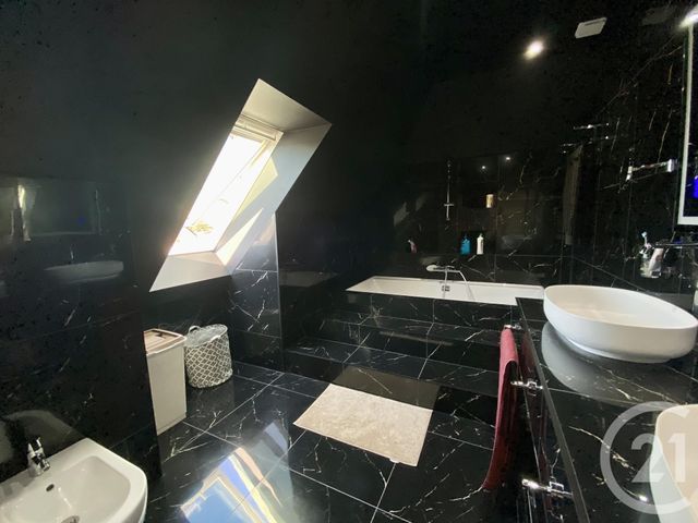 Afficher la photo en grand maison à vendre - 8 pièces - 276.0 m2 - COUDEVILLE SUR MER - 50 - BASSE-NORMANDIE - Century 21 Royer Immo