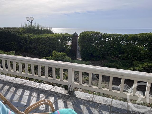 maison à vendre - 8 pièces - 145.0 m2 - JULLOUVILLE - 50 - BASSE-NORMANDIE - Century 21 Royer Immo