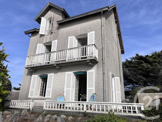 maison à vendre - 8 pièces - 145.0 m2 - JULLOUVILLE - 50 - BASSE-NORMANDIE - Century 21 Royer Immo