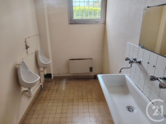 commerce à louer - 1470.0 m2 - CANISY - 50 - BASSE-NORMANDIE - Century 21 Royer Immo