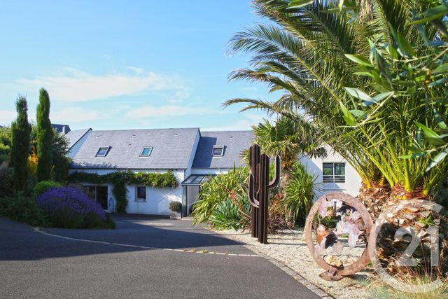 maison à vendre - 7 pièces - 186.0 m2 - DONVILLE LES BAINS - 50 - BASSE-NORMANDIE - Century 21 Royer Immo