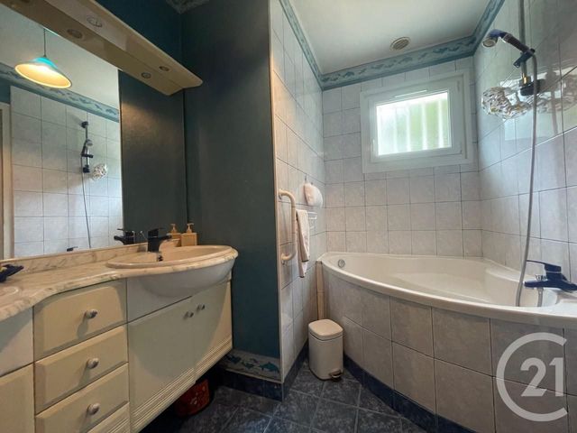 maison à vendre - 8 pièces - 225.79 m2 - JULLOUVILLE - 50 - BASSE-NORMANDIE - Century 21 Royer Immo