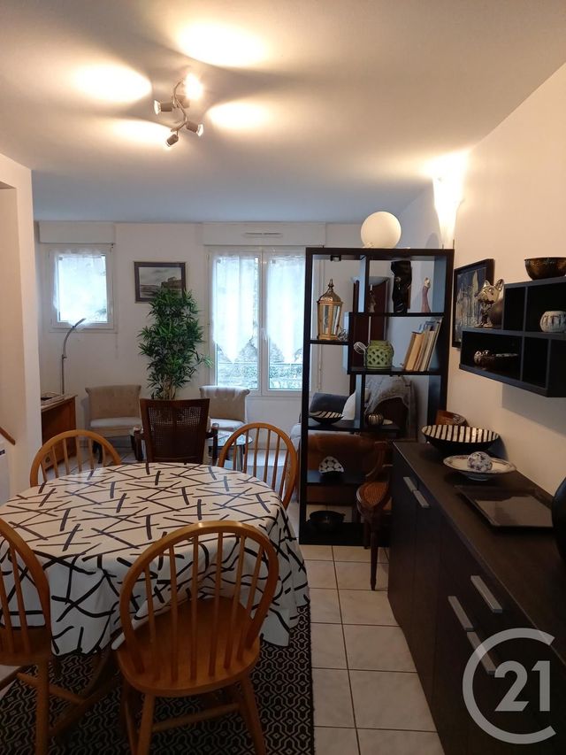 Appartement F3 à louer - 3 pièces - 62.0 m2 - GRANVILLE - 50 - BASSE-NORMANDIE - Century 21 Royer Immo