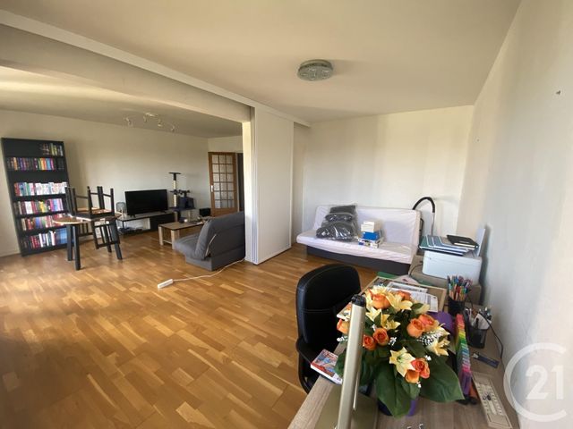 Appartement F3 à louer - 2 pièces - 71.0 m2 - GRANVILLE - 50 - BASSE-NORMANDIE - Century 21 Royer Immo