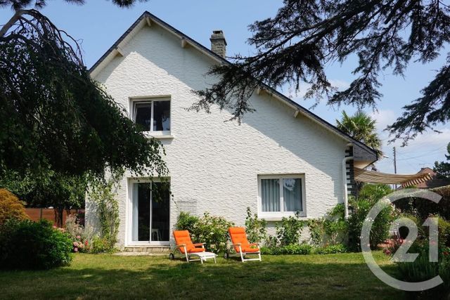 maison à vendre - 6 pièces - 142.0 m2 - JULLOUVILLE - 50 - BASSE-NORMANDIE - Century 21 Royer Immo