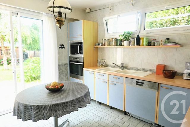 maison à vendre - 6 pièces - 142.0 m2 - JULLOUVILLE - 50 - BASSE-NORMANDIE - Century 21 Royer Immo