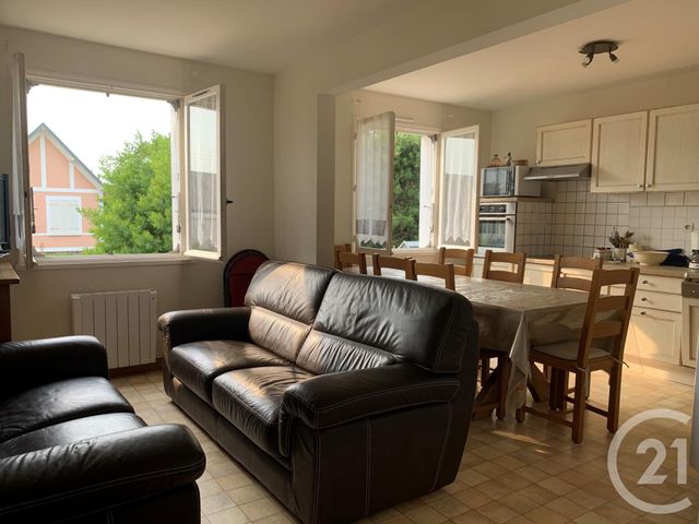 Appartement à vendre - 3 pièces - 55.95 m2 - JULLOUVILLE - 50 - BASSE-NORMANDIE - Century 21 Royer Immo