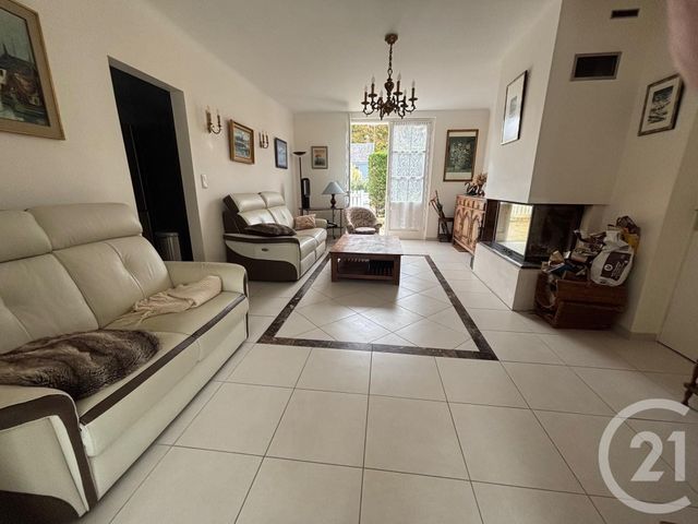 maison à vendre - 6 pièces - 145.0 m2 - JULLOUVILLE - 50 - BASSE-NORMANDIE - Century 21 Royer Immo