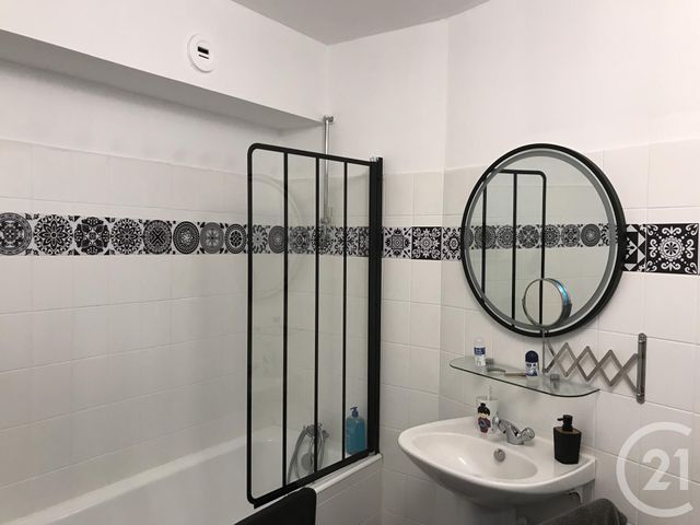 Appartement F3 à vendre - 3 pièces - 76.0 m2 - GRANVILLE - 50 - BASSE-NORMANDIE - Century 21 Royer Immo