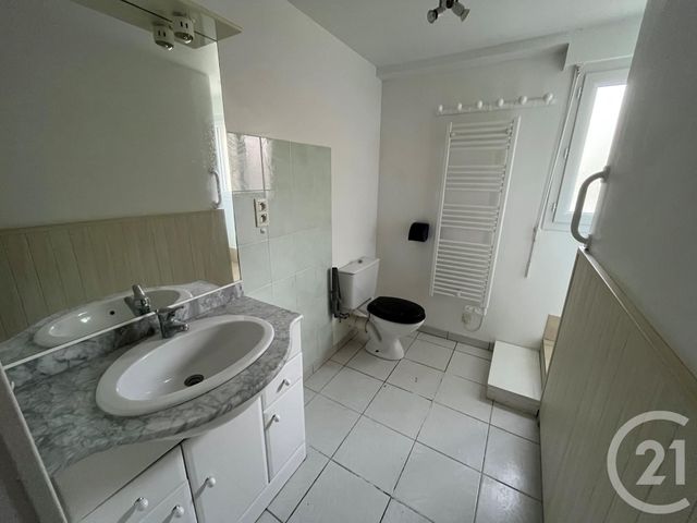 maison à louer - 2 pièces - 35.49 m2 - ST PLANCHERS - 50 - BASSE-NORMANDIE - Century 21 Royer Immo