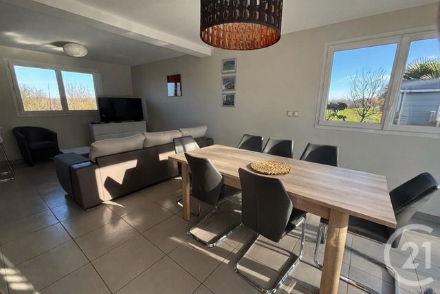 maison à vendre - 5 pièces - 94.0 m2 - JULLOUVILLE - 50 - BASSE-NORMANDIE - Century 21 Royer Immo