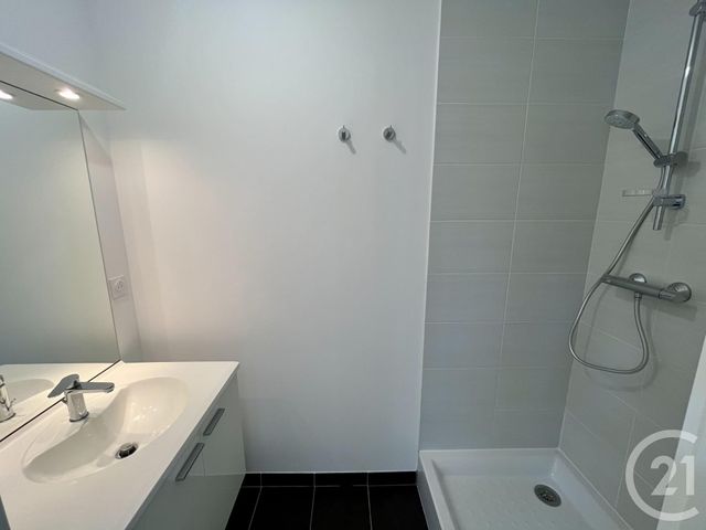 Appartement F4 à louer - 5 pièces - 85.67 m2 - GRANVILLE - 50 - BASSE-NORMANDIE - Century 21 Royer Immo