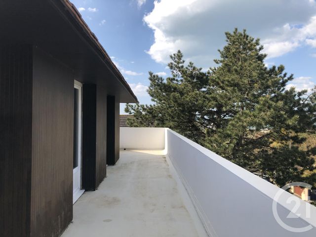 maison à vendre - 8 pièces - 216.0 m2 - DONVILLE LES BAINS - 50 - BASSE-NORMANDIE - Century 21 Royer Immo