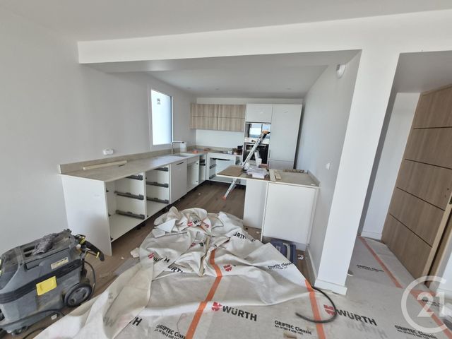 Appartement F3 à vendre - 3 pièces - 69.11 m2 - DONVILLE LES BAINS - 50 - BASSE-NORMANDIE - Century 21 Royer Immo