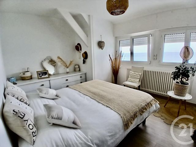 maison à vendre - 7 pièces - 155.0 m2 - DONVILLE LES BAINS - 50 - BASSE-NORMANDIE - Century 21 Royer Immo