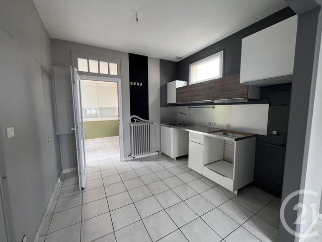 maison à louer - 4 pièces - 110.46 m2 - DONVILLE LES BAINS - 50 - BASSE-NORMANDIE - Century 21 Royer Immo