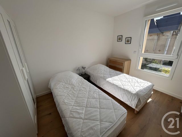 Appartement F3 à louer - 3 pièces - 65.84 m2 - JULLOUVILLE - 50 - BASSE-NORMANDIE - Century 21 Royer Immo
