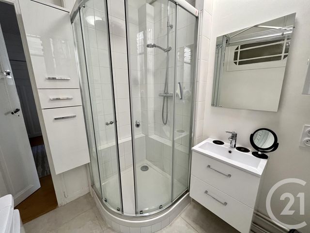 Appartement T4 à louer - 4 pièces - 69.33 m2 - GRANVILLE - 50 - BASSE-NORMANDIE - Century 21 Royer Immo