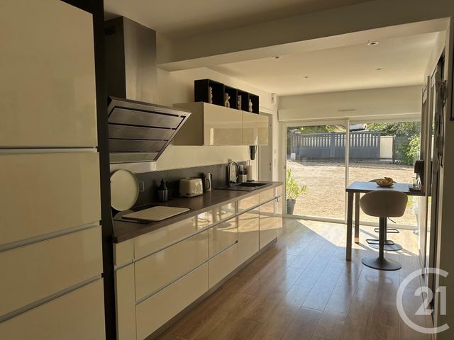 maison à vendre - 5 pièces - 103.0 m2 - ST PLANCHERS - 50 - BASSE-NORMANDIE - Century 21 Royer Immo