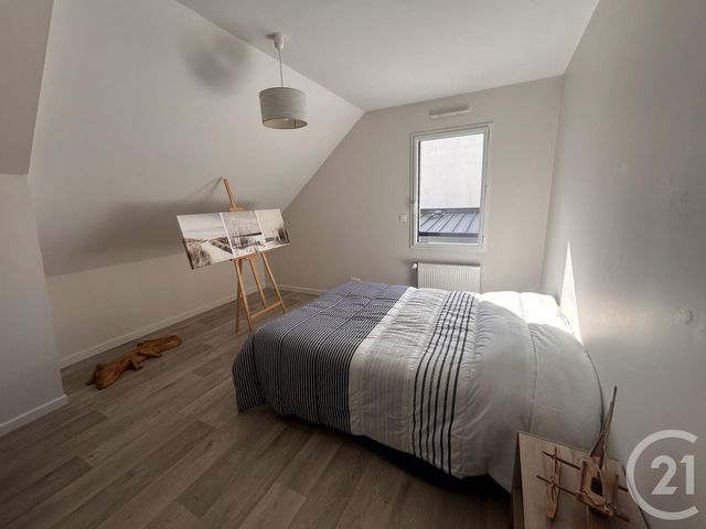 maison à louer - 6 pièces - 134.0 m2 - DONVILLE LES BAINS - 50 - BASSE-NORMANDIE - Century 21 Royer Immo